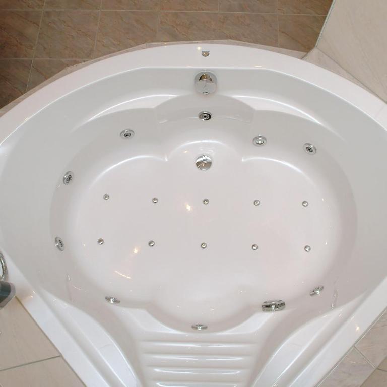 Altstadt Hotel Mosser Villach mit Parkplatz - Doppelzimmer mit Whirlpool - 11