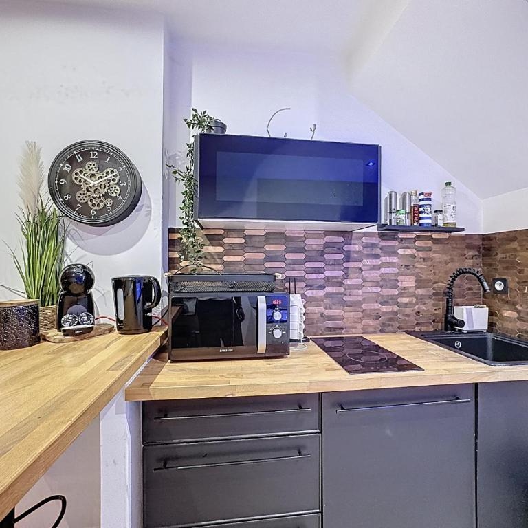 La Suite d'Ysis - Jacuzzi - Saint-Etienne - Apartment mit 1 Schlafzimmer - 23