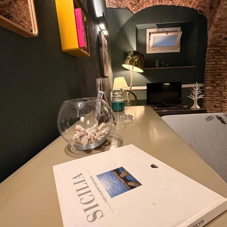 La Casa Nella Roccia - Cave of Art Catania Centro - Two-Bedroom House - 8