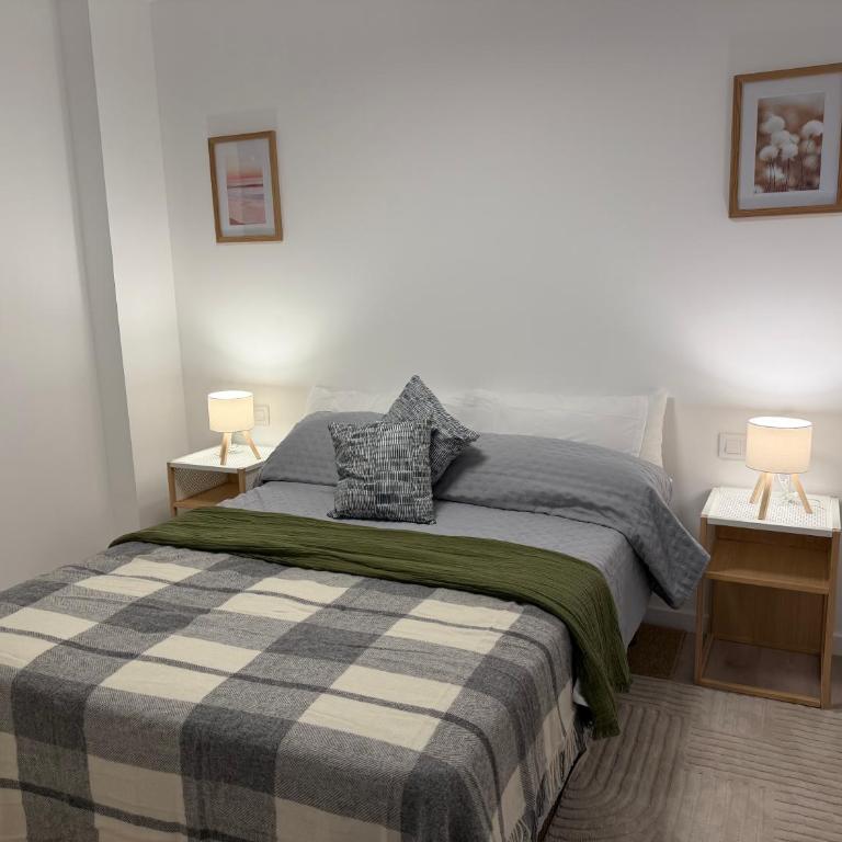 Sunny Mediterranean Stay in Valencia Beach - Two-Bedroom Apartment - 14