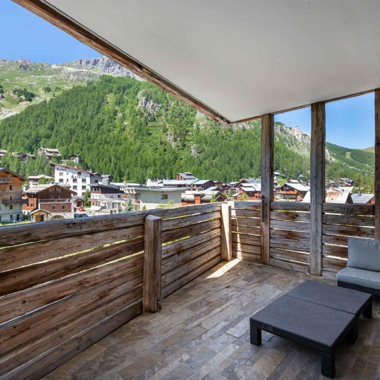 Appartement de luxe avec sauna et terrasse au centre de Val d'Isère - Four-Bedroom Apartment - 9