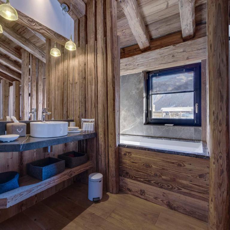 Appartement de luxe avec jacuzzi, terrasse et cheminée - 10 personnes - FR-1-567-97 - Appartement - 12