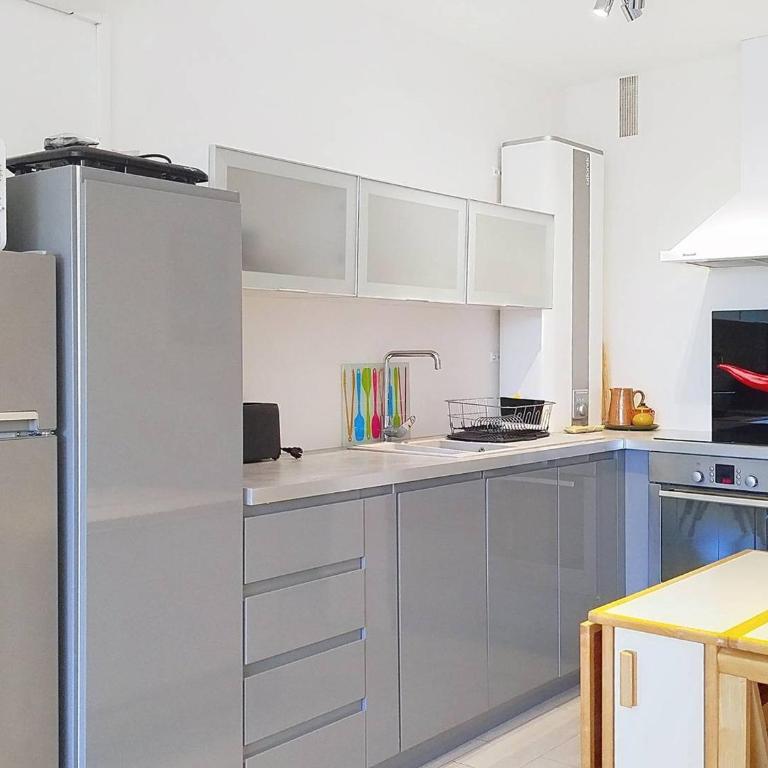 T2 climatisé 3* avec Loggia, Parking sécurisé, WiFi, proche plage - Bormes-les-Mimosas - FR-1-610-98 - Appartement - 10