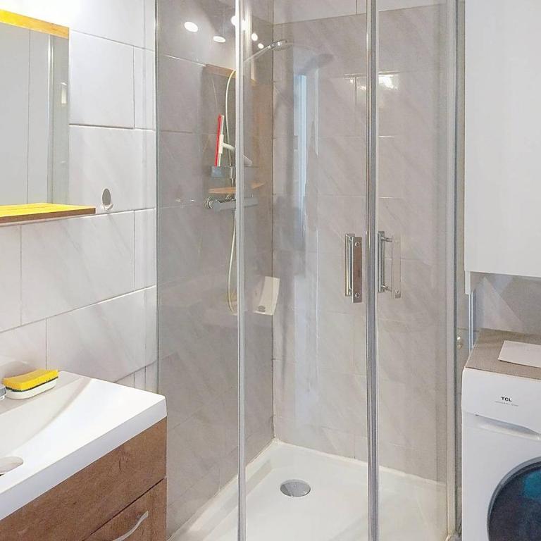 T2 climatisé 3* avec Loggia, Parking sécurisé, WiFi, proche plage - Bormes-les-Mimosas - FR-1-610-98 - Appartement - 13