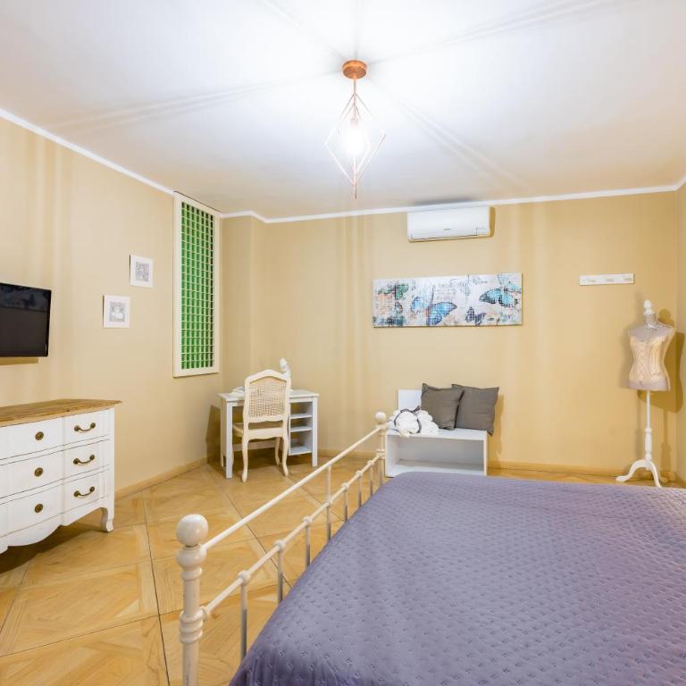 Luxury Toledo 22 by Napoliapartments - Camera Matrimoniale Deluxe - 12