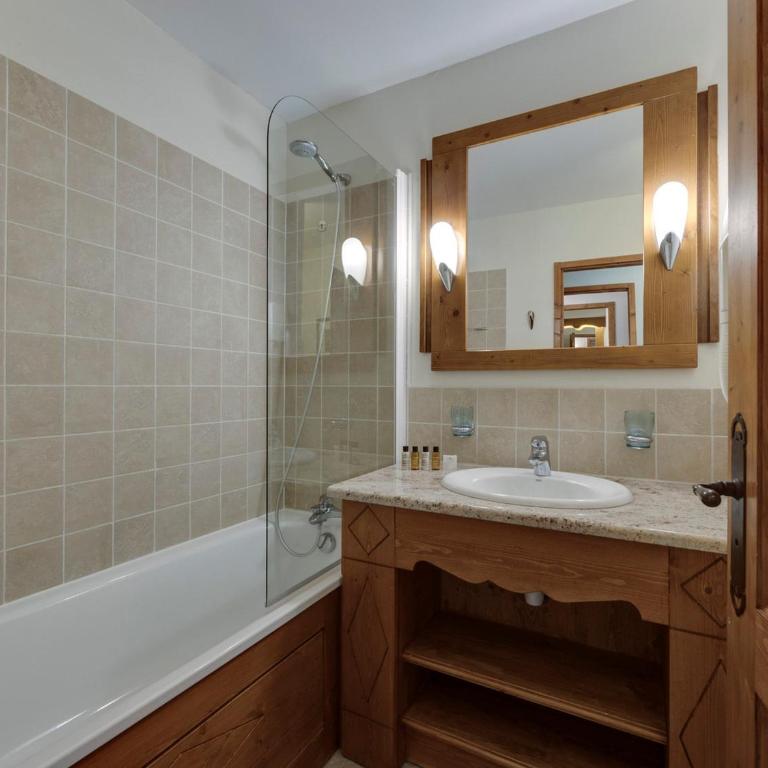 Appartement Arc 1950 Skis aux Pieds avec Piscines et Jacuzzi - Appartement 2 Chambres - 8