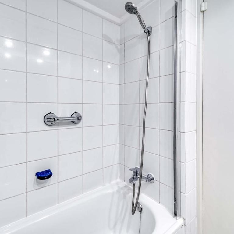 Sunset Terrace 2 Bedroom, Beautiful Ocean View - Two-Bedroom Apartment - 20