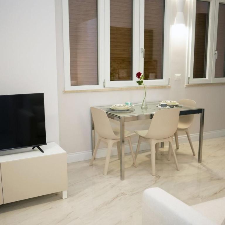 Luxury Suite ATHENA - MINERVA - Camera Matrimoniale con Balcone - 8