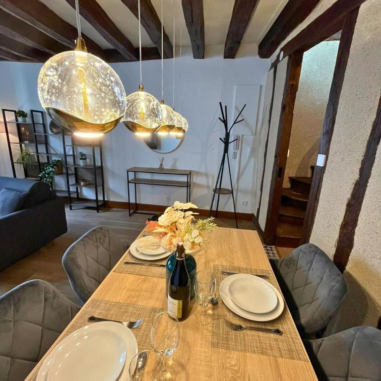 Au Charme Amboisien - Centre ville - Appartement Supérieur 2 Chambres - 8
