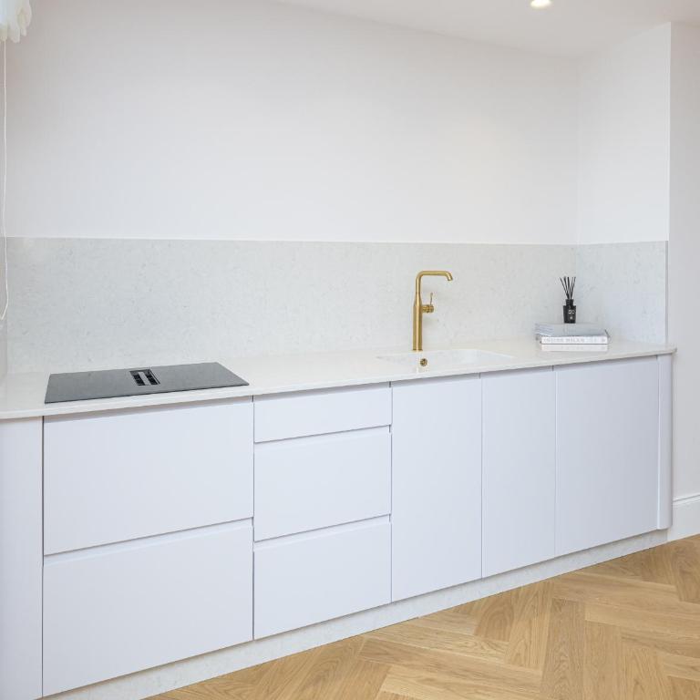 Luminoso apartamento en pleno Puerto Banús - Apartamento con balcón - 11