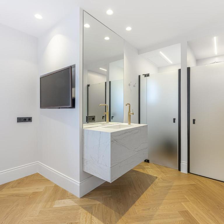 Luminoso apartamento en pleno Puerto Banús - Apartamento con balcón - 17