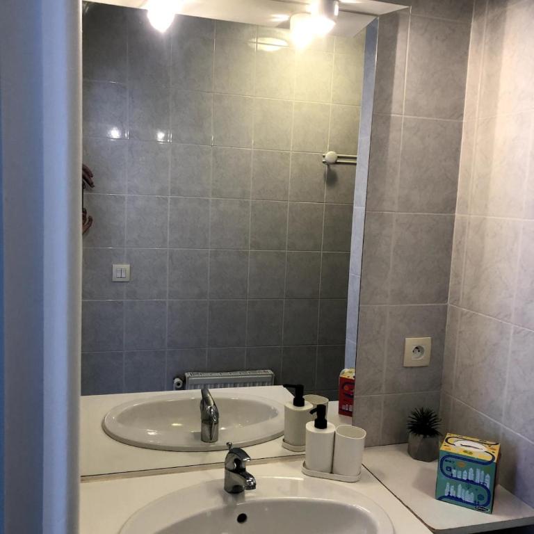 Appartement T2 plein pieds avec parking gratuit - Apartamento de 1 dormitorio con vistas - 13