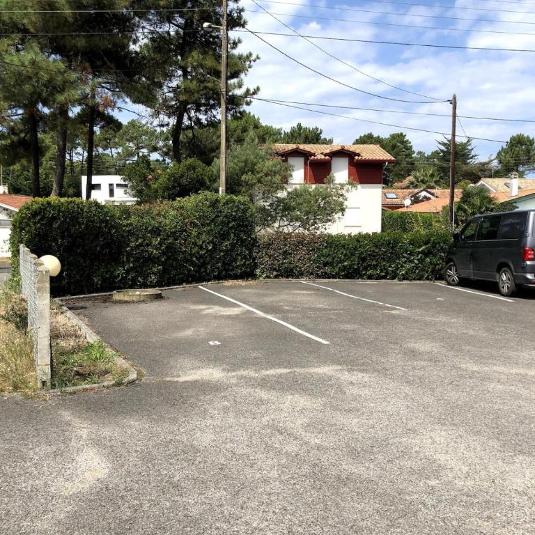 Appartement T2 plein pieds avec parking gratuit - Apartamento de 1 dormitorio con vistas - 6