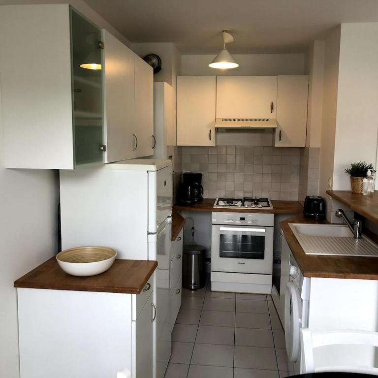 Appartement T2 plein pieds avec parking gratuit - Apartamento de 1 dormitorio con vistas - 8