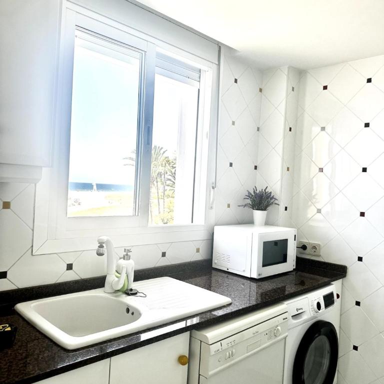 Luxury beachfront - 4 double rooms 3 bathrooms - Apartamento - 70