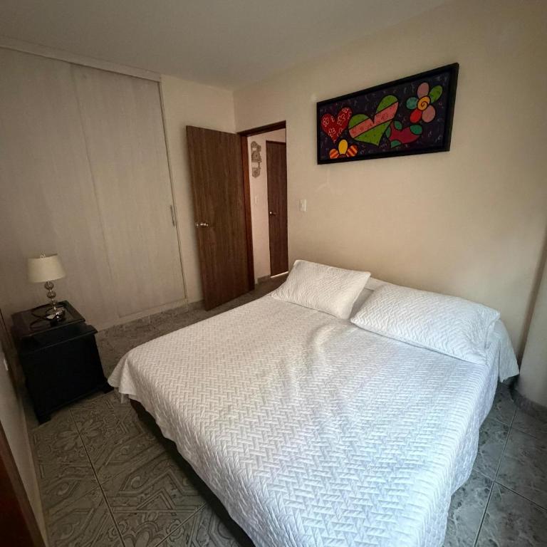 Apartaestudio Amoblado - One-Bedroom Apartment - 2