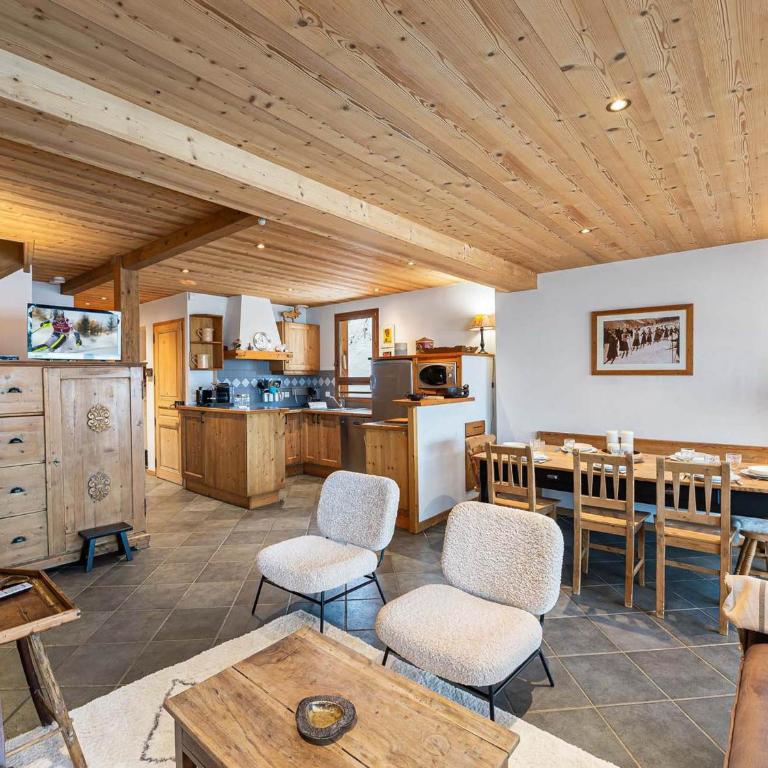 Chalet en duplex exposé sud avec cheminée à Méribel - FR-1-566-59 - Appartement - 13