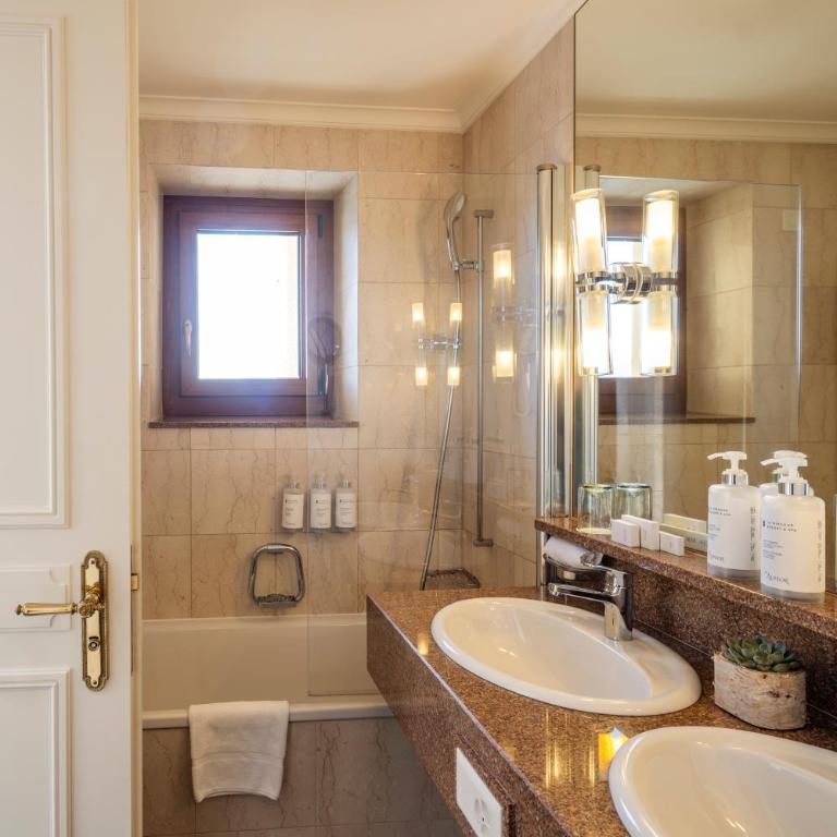 Le Mirador Resort & Spa - Deluxe Doppelzimmer mit Balkon und Seeblick - 3