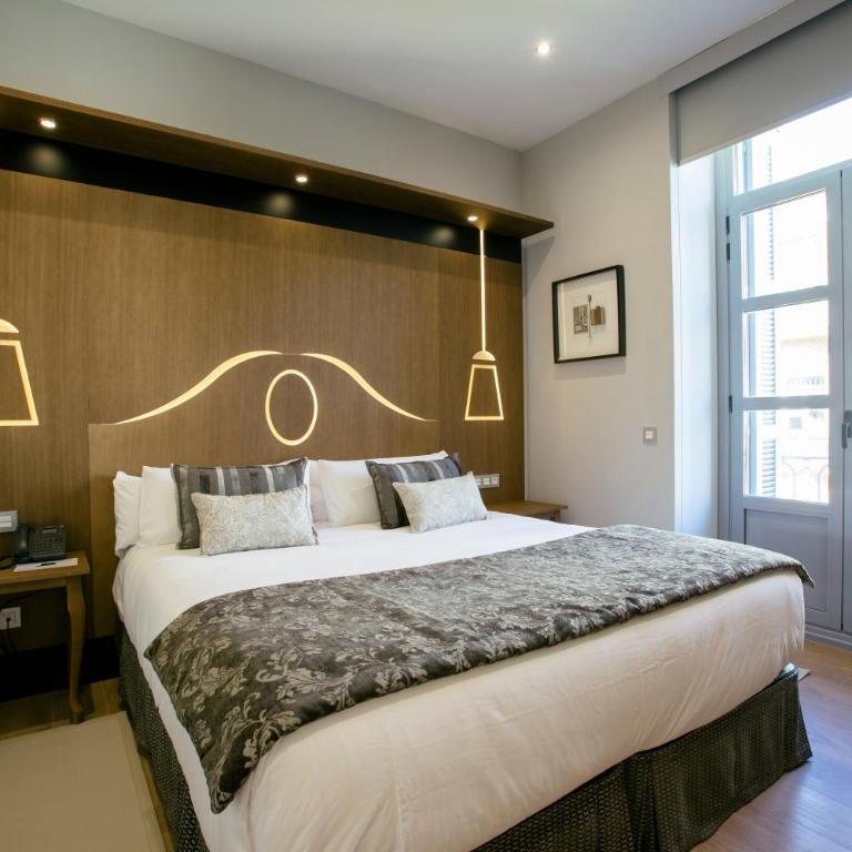Legazpi Doce Rooms & Suites - Apartamento de 3 dormitorios con balcón - 5