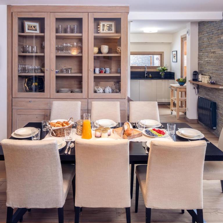 Chalet familial proche pistes et commerces, 4 chambres, accepte animaux - FR-1-566-76 - Chalet - 5