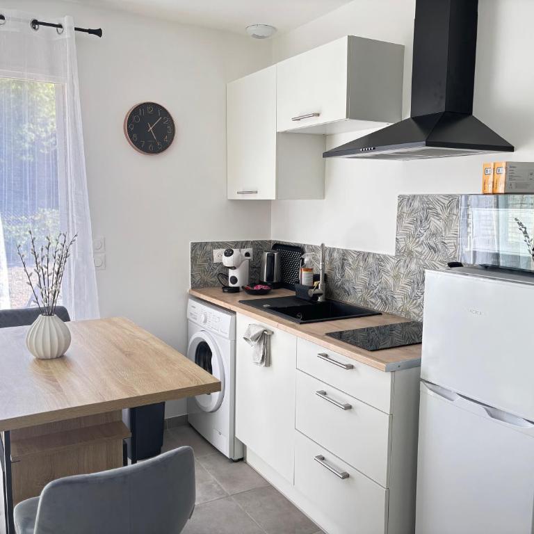 la pause soleil, villa climatisée, avec jardin et parkings privés, à 5 mn de la mer, au calme - Casa con 1 dormitorio - 6