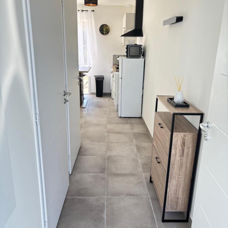 la pause soleil, villa climatisée, avec jardin et parkings privés, à 5 mn de la mer, au calme - Casa con 1 dormitorio - 15