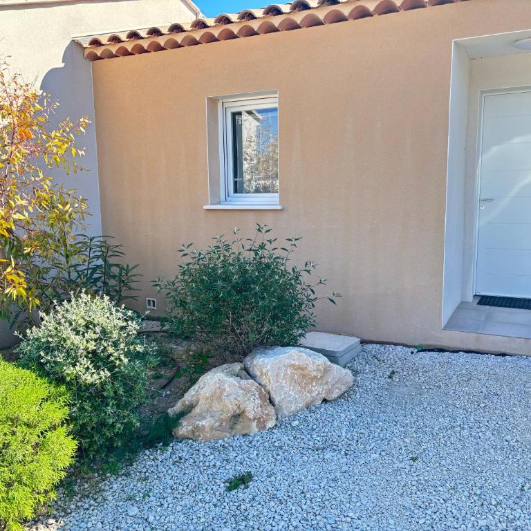 la pause soleil, villa climatisée, avec jardin et parkings privés, à 5 mn de la mer, au calme - Casa con 1 dormitorio - 14