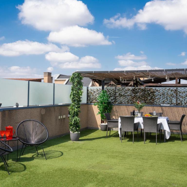EnjoyGranada Sky Penthouse Luxury 3BR, Pool and Amazing Views - Three-Bedroom Premium Apartment - 52