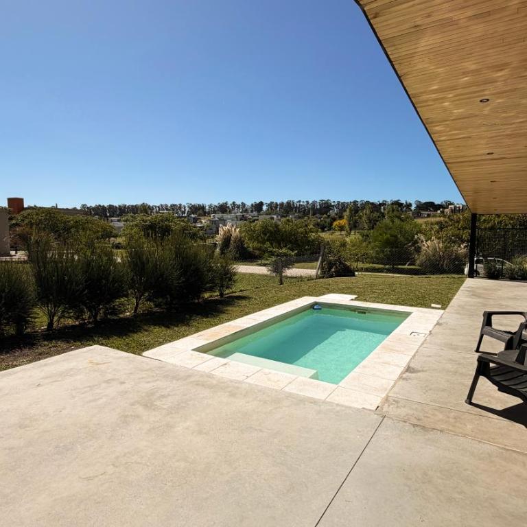 Casa PIT - Casa En Barrio Privado San Benito, Chapadmalal Para 6 PAX Con Pileta - Hola Sur - Casa de 3 dormitorios - 6