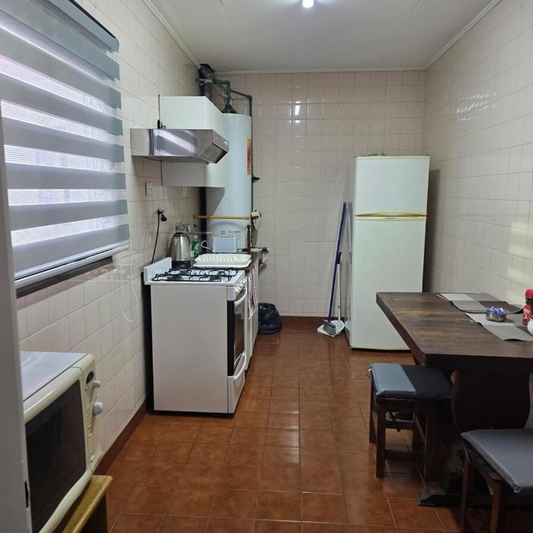 Departamento céntrico a metros de la plaza - One-Bedroom Apartment - 2