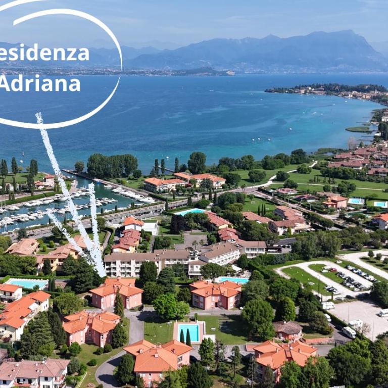 Residenza Adriana - Relax, Piscina e 2 Camere a Sirmione - Appartamento con 2 Camere da Letto - 1
