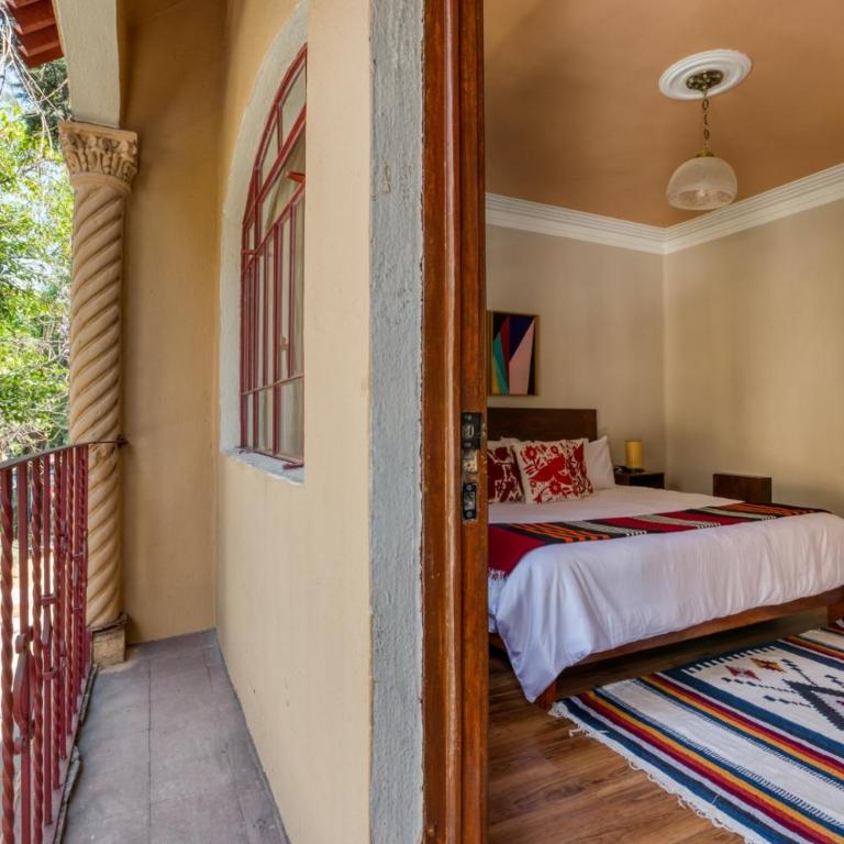 Classic 3BR Condesa House | Terrace-Tub-Patio-A/C - Maison 4 Chambres - 21