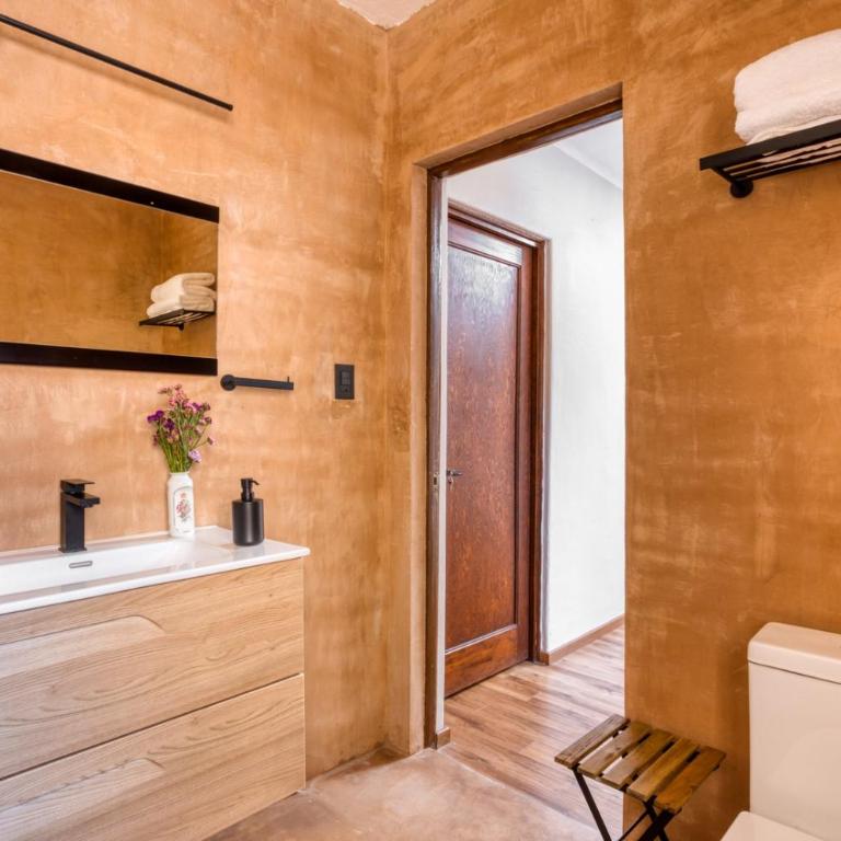 Classic 3BR Condesa House | Terrace-Tub-Patio-A/C - Maison 4 Chambres - 34