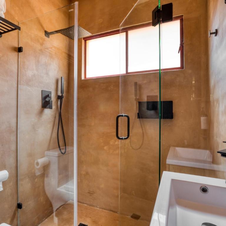 Classic 3BR Condesa House | Terrace-Tub-Patio-A/C - Maison 4 Chambres - 42
