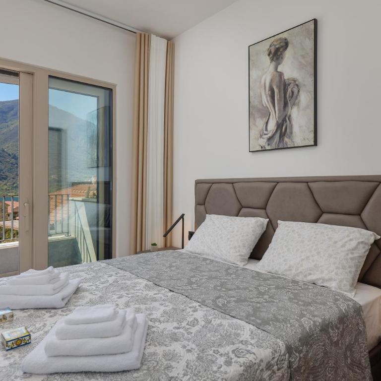 Emera Luxury Suite by MN Property - One-Bedroom Apartment - 31