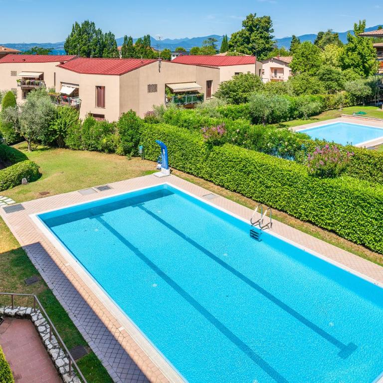 Elena Apartment - Free Secure Parking - Center - Pool - View Lake - One-Bedroom Apartment - 3