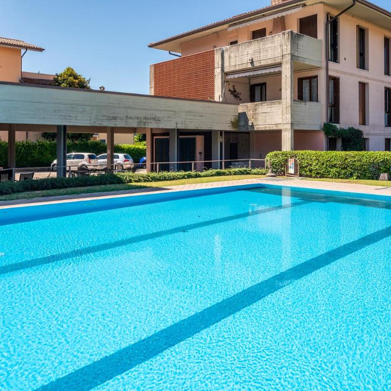 Elena Apartment - Free Secure Parking - Center - Pool - View Lake - One-Bedroom Apartment - 15