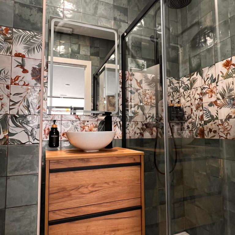 R5 Disfruta y trabaja en Madrid con confort junto a Metro - One-Bedroom Apartment - 8