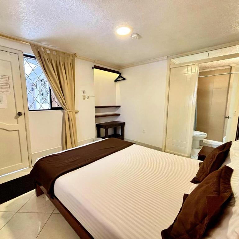 El Patio Hostel Quito - Habitación Doble con baño privado - 2