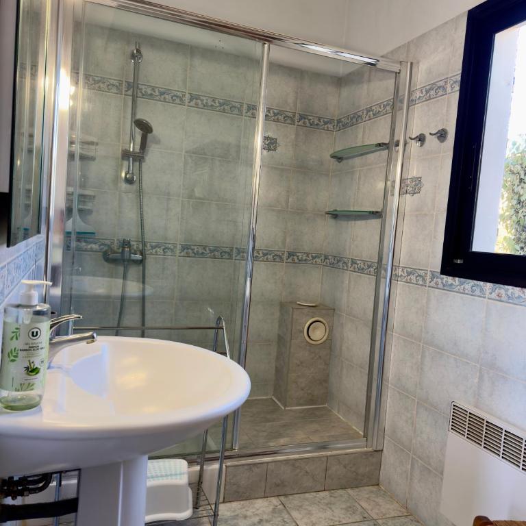 Maison à l'ombre de l'olivier - Grau d'Agde - Plage - 10pers - Histoire de cles - Casa con 4 camere da letto - 13