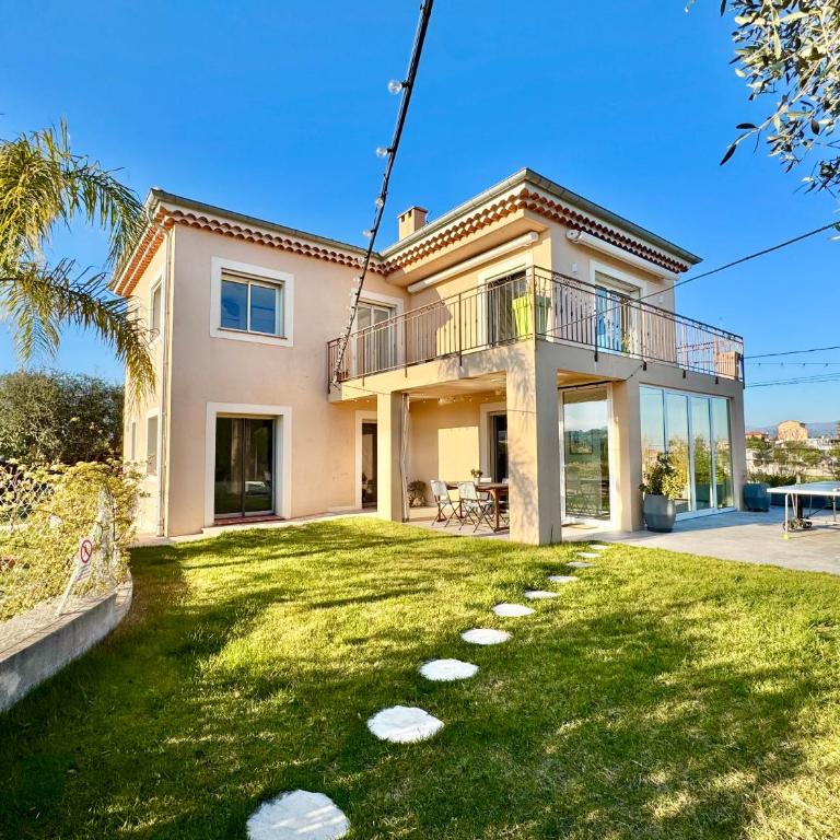 Villa SYAGRUS - Easy Home Booking - Villa avec Piscine Privée - 4