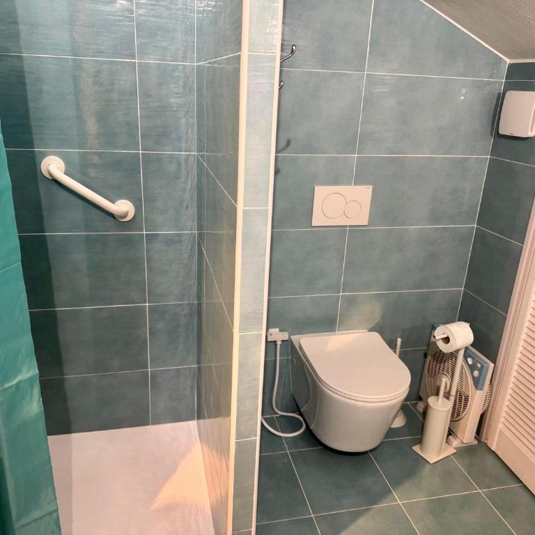LES PIEDS DANS L EAU - Three-Bedroom House - 51