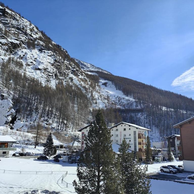Ferienwohnungen Allalinblick - 80 Meter zur Talstation - Apartment mit 2 Schlafzimmern und Bergblick - 9