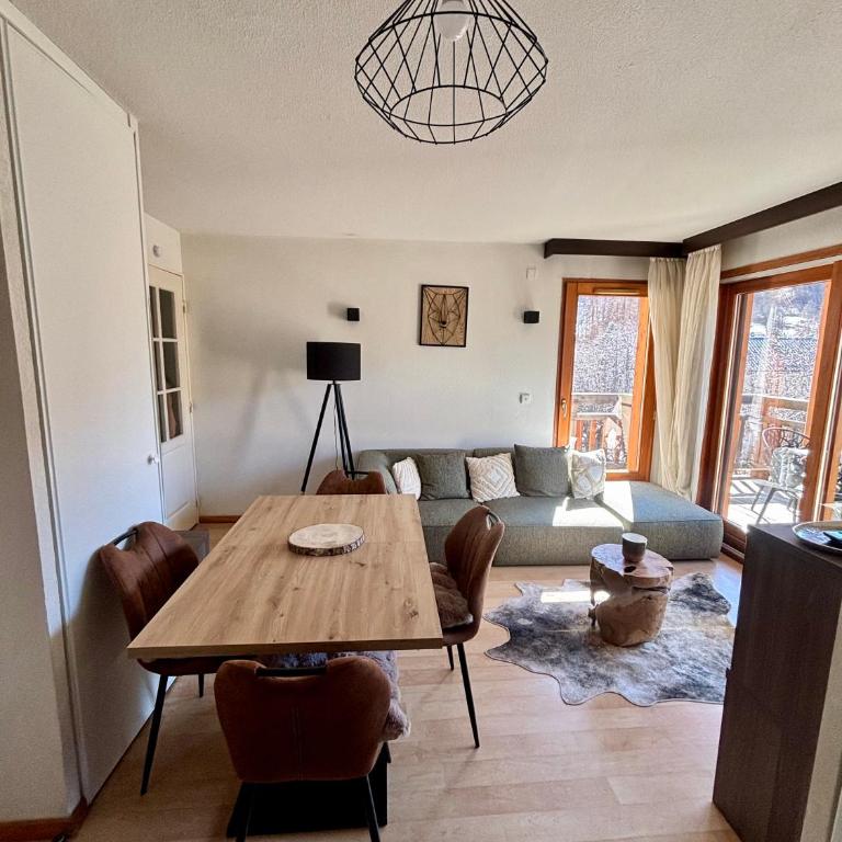 T3 SERRE CHEVALIER à 5 minutes à pied PISTES SKI et COMMERCES - Appartement 2 Chambres - 4
