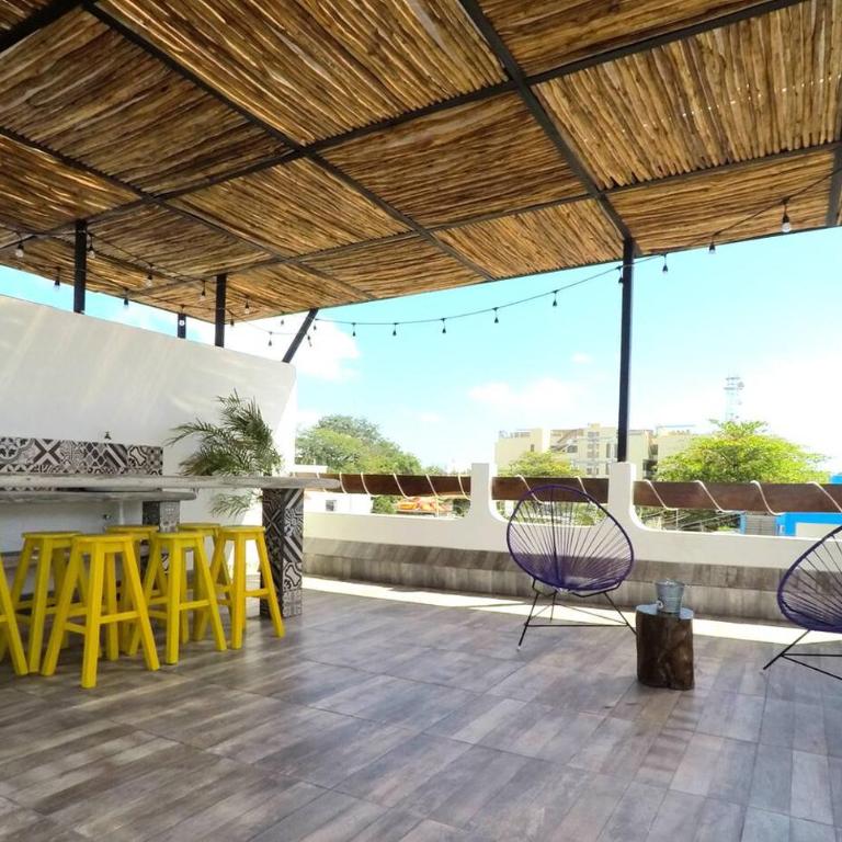 Valentina Suites by Las Flores Vacation Rentals - One-Bedroom Deluxe Apartment - 3