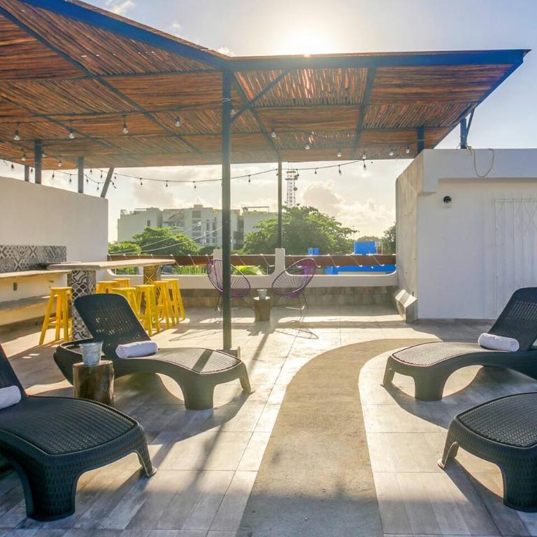 Valentina Suites by Las Flores Vacation Rentals - One-Bedroom Deluxe Apartment - 1