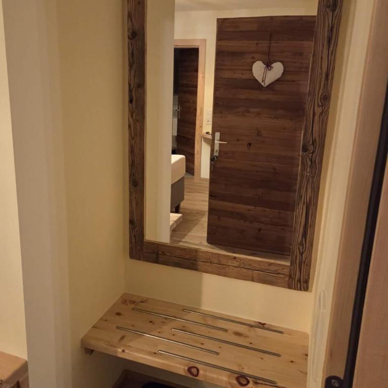 Landhaus Königsreiner - Doppelzimmer mit Bergblick - 8