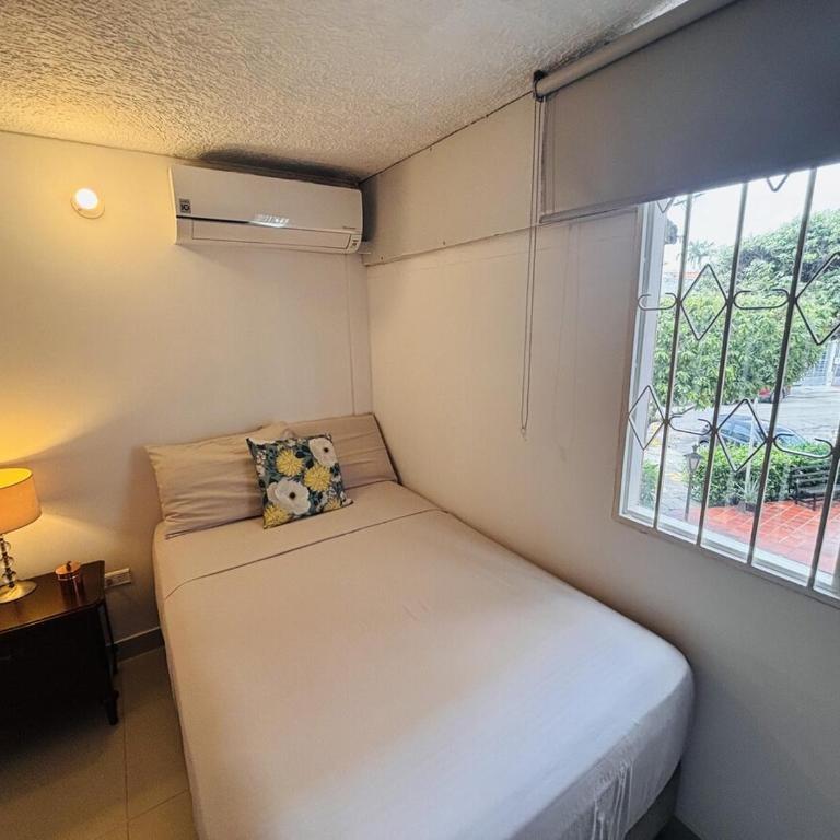 Habitación privada con baño exclusivo en apartamento cerca de Clinica Duarte y Universidad Francisco de Paula Santander - Habitación Doble con baño privado - 6