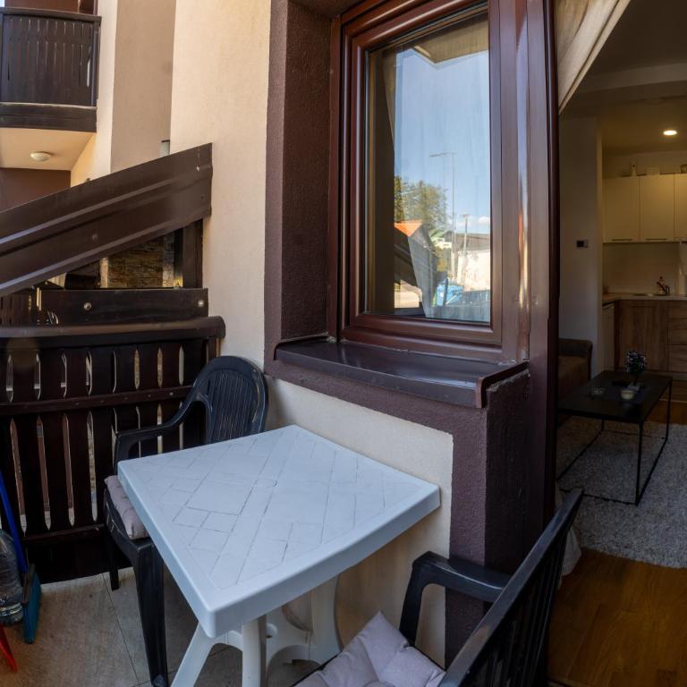 Mali Raj - One-Bedroom Apartment - 9