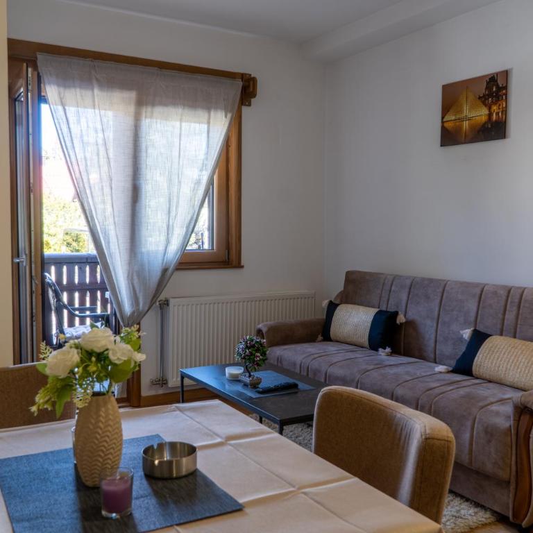 Mali Raj - One-Bedroom Apartment - 10